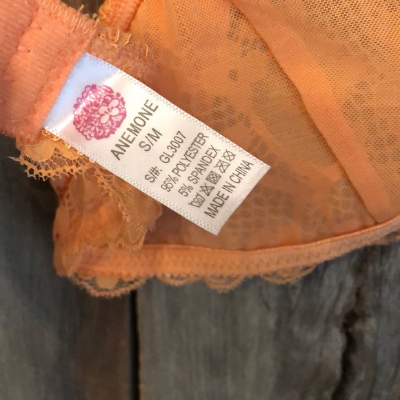 Anemone Allover Lace Mesh Lightly Lined Bra in Peachy Orange Size S/M - Picture 9 of 11